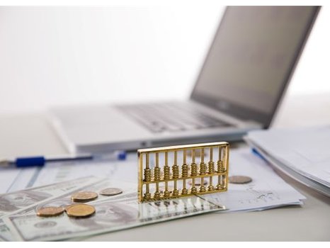 大变局特朗普或被禁止竞选总统?美国首都进入'紧急状态'查尔斯正式登基巴菲特又重磅出手…